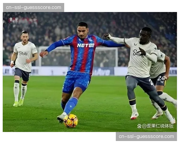 专家视角:复盘水晶宫失利,其四后卫区域防守被对手针对性打身后 专家视角:复盘水晶宫失利,其四后卫区域防守被对手针对性打身后