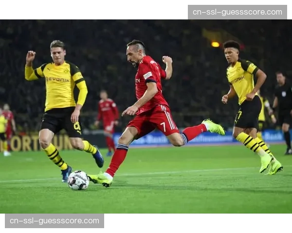 斯特拉斯堡2-2战平南特，两队四粒进球全部来源于定位球攻势